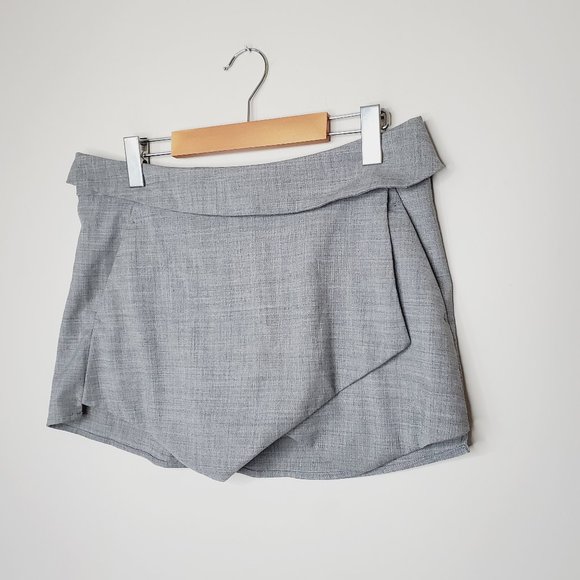 Aritzia Gray Women's Skort - Picture 2 of 8